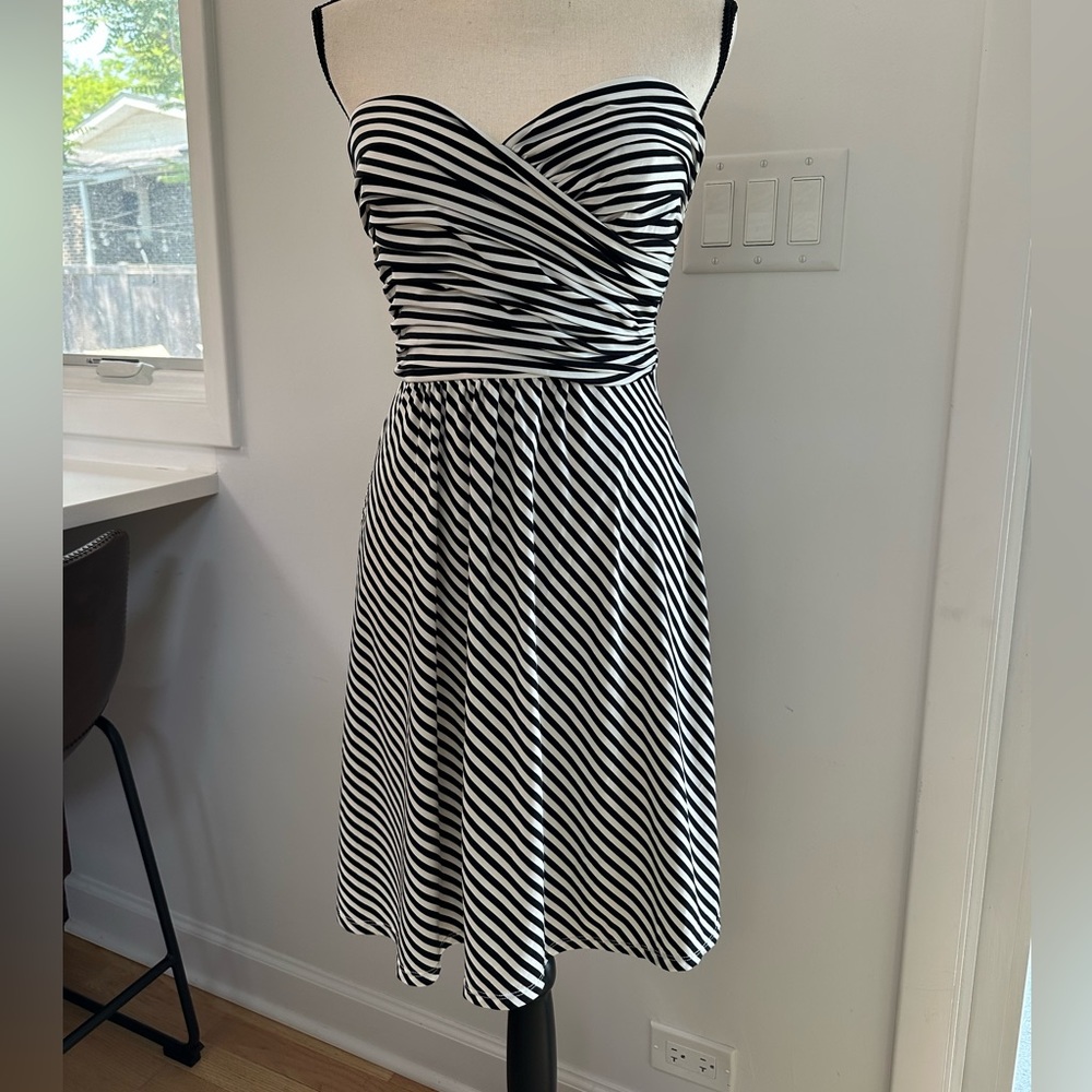 Rare BCBG Sweatheart Strapless Cocktail Dress - Size M